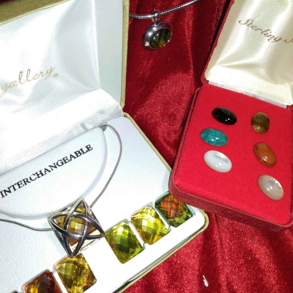 Jewelry - Interchangeable necklaces